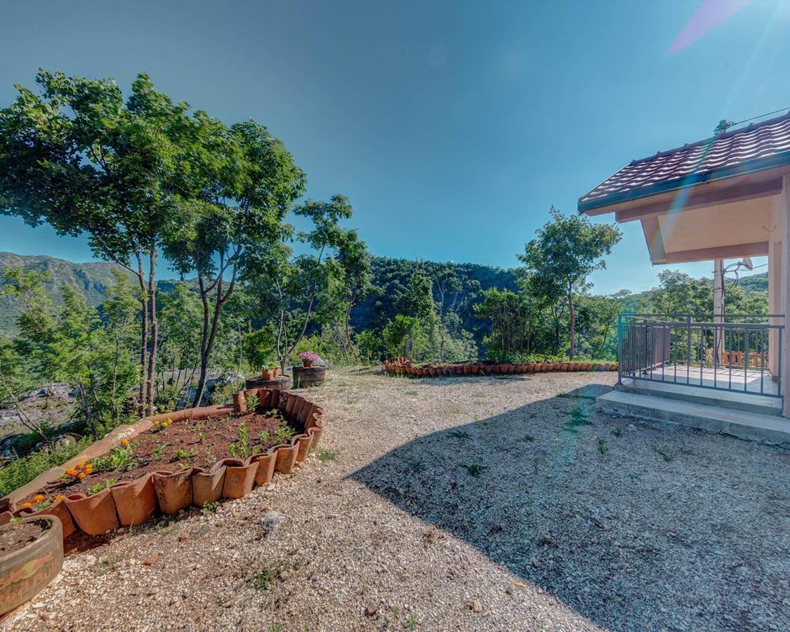 S&M Apartments Rijeka Crnojevica Luaran gambar